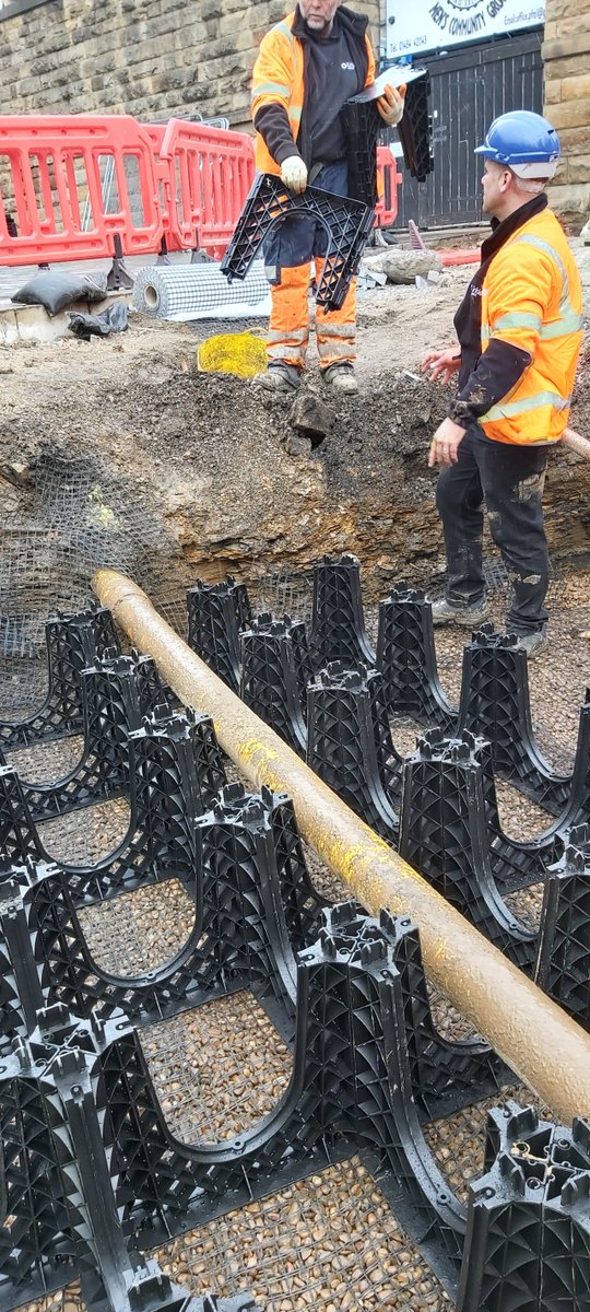 GreenBlueUrban's tweet photo. Another RootSpace soil cell installation working around services in Huddersfield. Discover more of our award winning schemes: https://t.co/wpIyjFuLIB #trickytreepittuesday #rootspace #urbantreeplanting https://t.co/hCQzhyhNKt