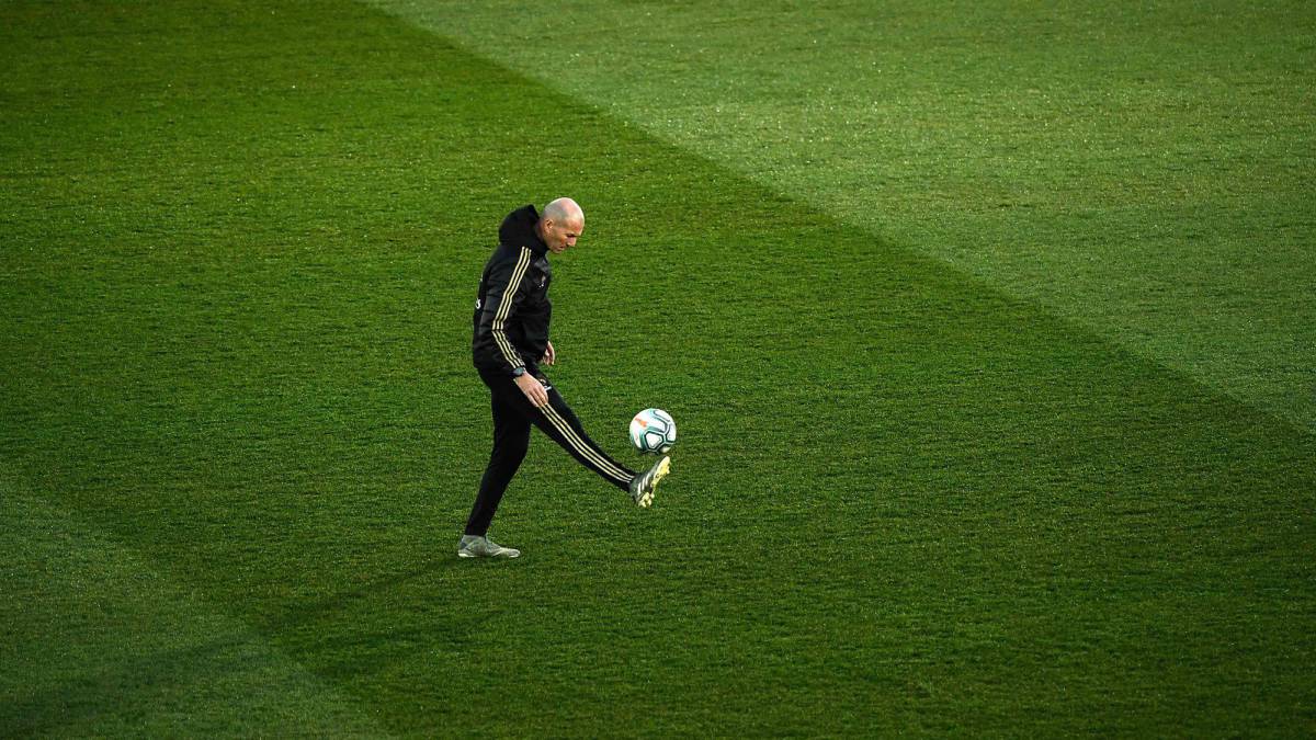 In 2016/17, less than a year since he started managing a senior team, Zidane set the record for the longest undefeated start to a season in the HISTORY of Real Madrid (29 games) and the longest undefeated streak in the history of ANY Spanish club (40 games).