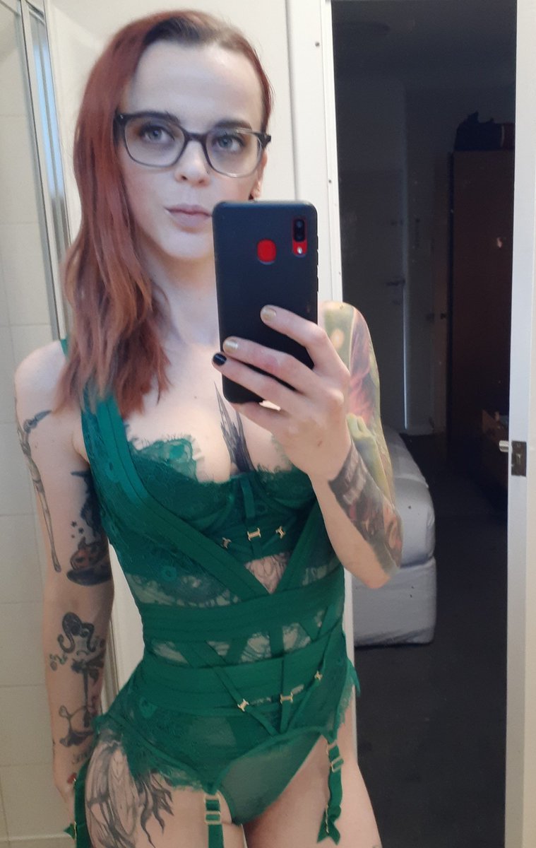 IndiRose69's tweet photo. For those waiting @pause_78 @camo_75 🤓😘
So... should I film a JOI in them or what? 😉
.
#girlswithglasses #nerdydirtyinkedandcurvy #nerdlevelup #apparentlyiamblind #whoknew 😅 https://t.co/bkLpurwO3i