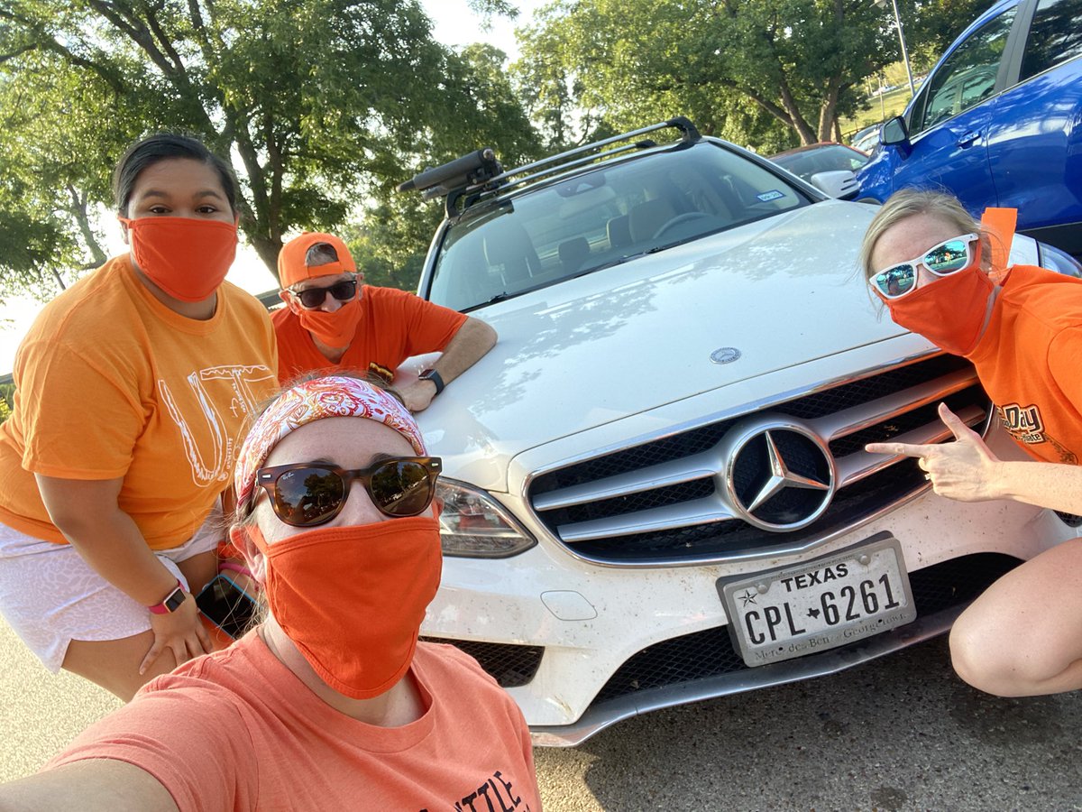 WGILibrarian's tweet photo. Ohhhhh yeaaaaas 🧡🧡🧡 .@woodgateintermediate #itsgreat2BWoodgate #WGIStrongerTogether #MidwayStrongerTogether @almondscience @MorozEle #cydney https://t.co/zbFMcaQlXd