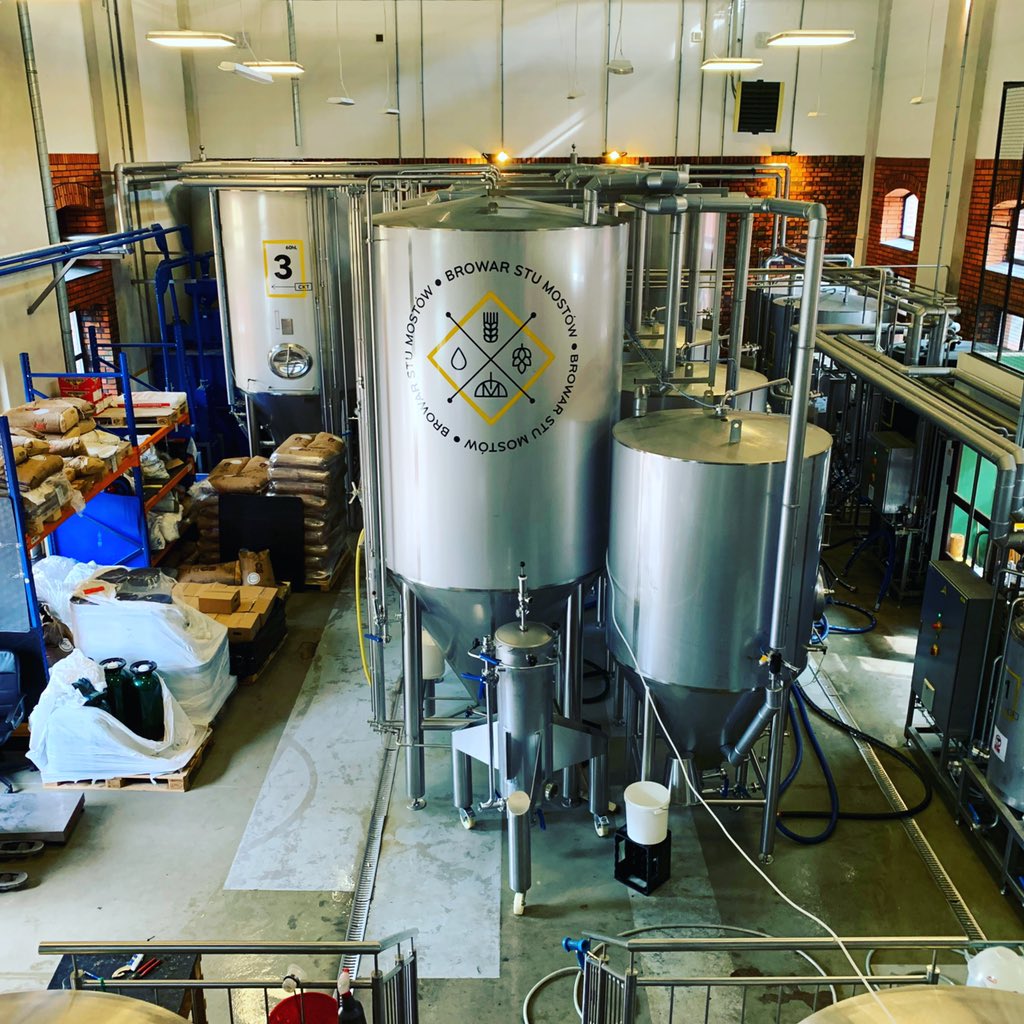 CraftTooting's tweet image. When in Poland 🇵🇱.. nice to see the brewery, now let’s see if we can get some #StuMostow back in! 🍺🍺 #CraftTooting on tour #Wroclaw #Craftbeer #Bar &amp;amp; Bottle shop open late! #BroadwayMarket #TootingBroadway #beer #beers