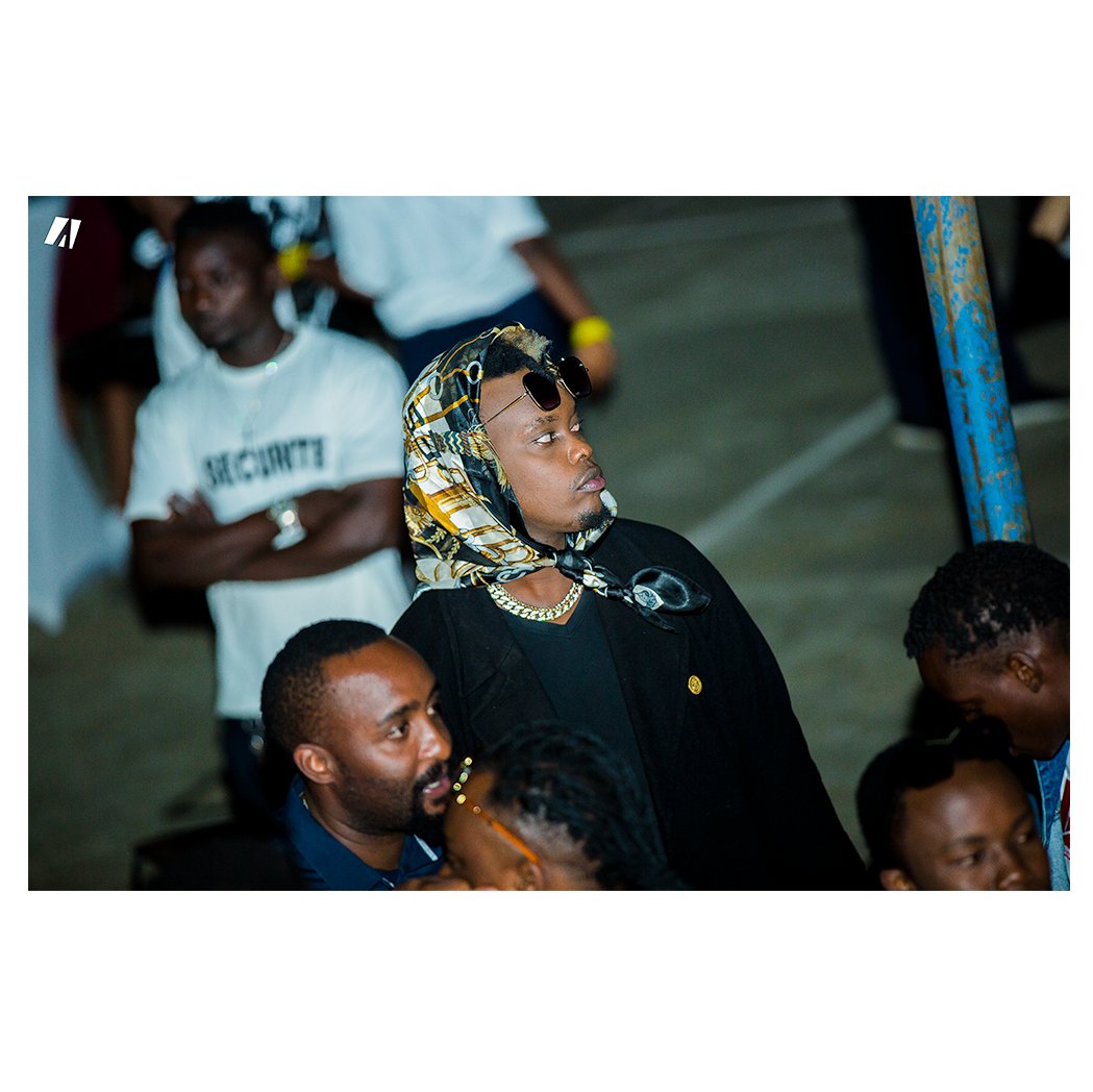 akezanet's tweet photo. Double Jay and Masterland were at Entente Sportive for the 7th birthday of Cristal Lounge Bar

A night well spent ! 

#akezanet #lesbeautesdecheznous #birthdayCristalLoungeBar #ententesportive #night #fun #stars #burundian #bujumbura #burundi https://t.co/18W6v7C3Qf