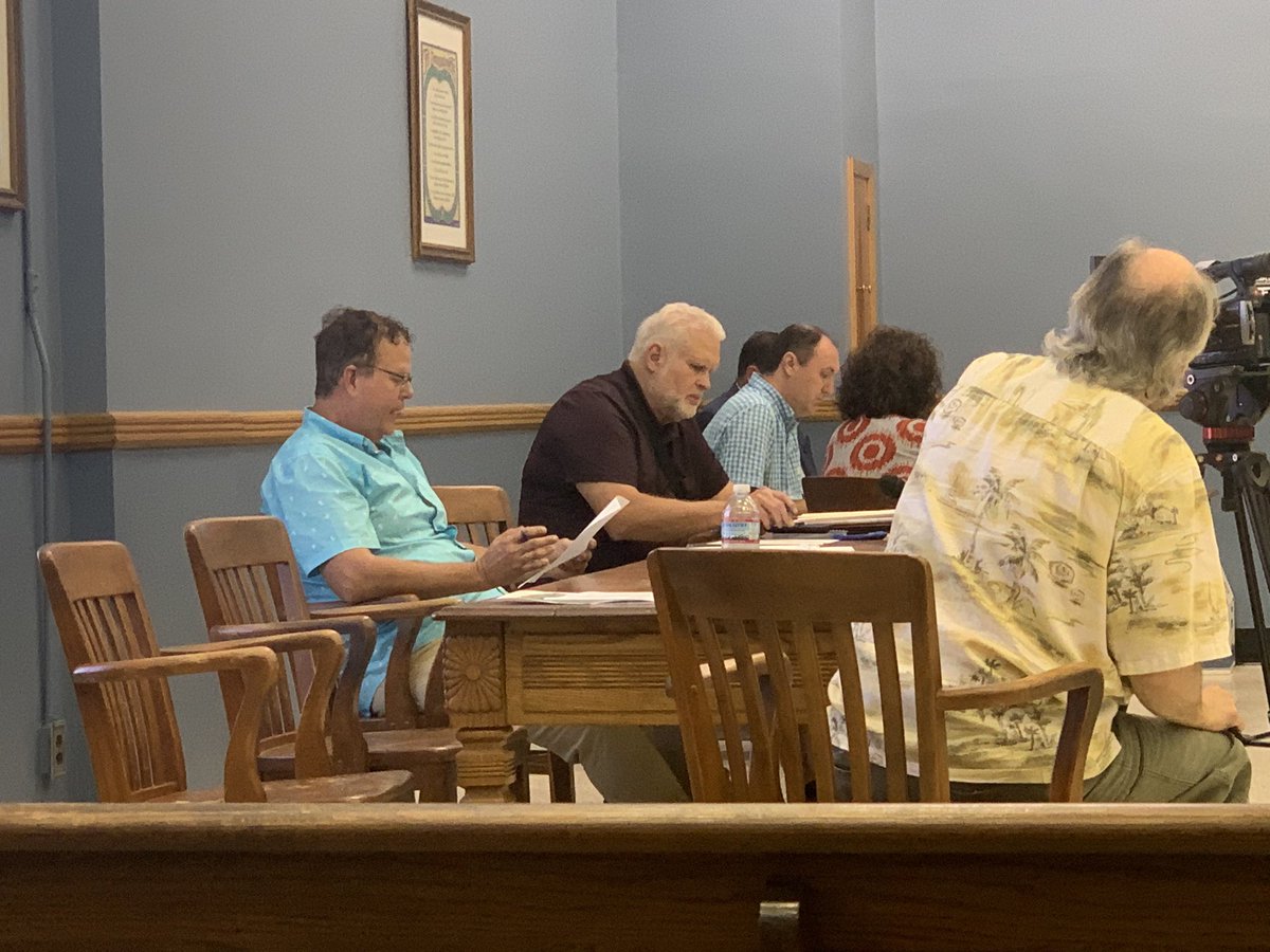 All_in_LC's tweet photo. 👏Thank you Judge Carter &amp; the LC Fiscal Court for declaring next week as School Heroes’ Week for all those involved in feeding &amp; educating the students of LC. 

💻 This coincides with the online start on August 26th.

🚌 280,726 meals March - June. 

#IWorkWithHeroes. #AllinLC https://t.co/tvchoqnmlE