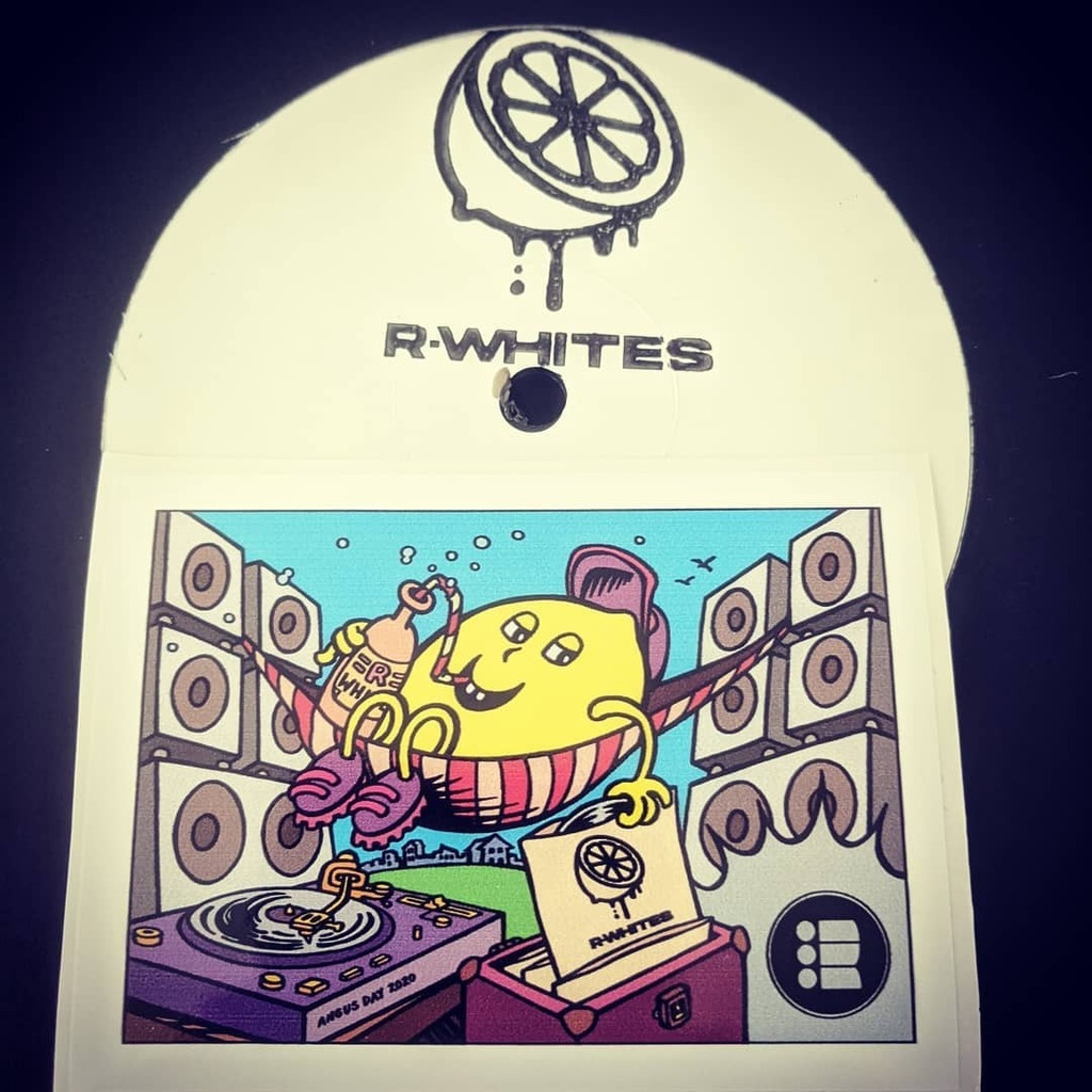 Marvellous. 1st release for Repertoire sub R-Whites. Law and Kola Nut on the buttons. #dnb #drumandbass #jungle #dandb #breakbeat  #vinyl #vinyljunkie #record #recordcollector #recordcollection #recordplayer #igvinylclub #igvinylcommunity #instavinyl #rw… instagr.am/p/CECLCpopltz/