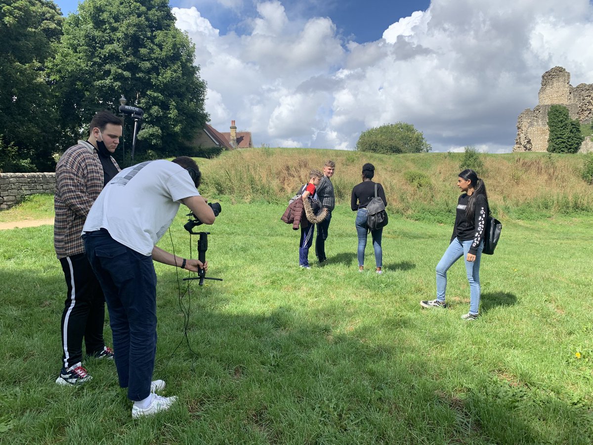 DonYouthCouncil's tweet photo. Our Youth Councillors have had an absolute blast today filming for the upcoming Doncaster Offer film! @SamuelFinn5 @shawtommy15 #youthvoice #doncasterisgreat #gettingthingsdon @DoncasterDamian @Rianaguk @lopingted1 @LeeGolzeFF https://t.co/DXg7Uul0hj