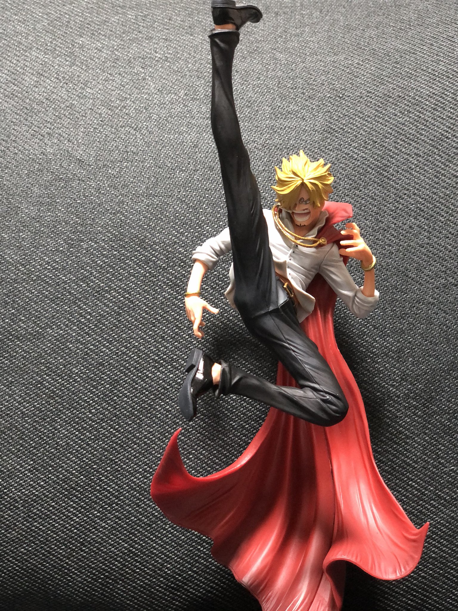 Ken 本日の収穫 Bwcシリーズのサンジ カッコいい ナミさんと並べて飾ろー ワンピース好きさんと繋がりたい ワンピースフィギュア サンジ ホールケーキアイランド編 ワンピース T Co 2uqj9cwaef Twitter