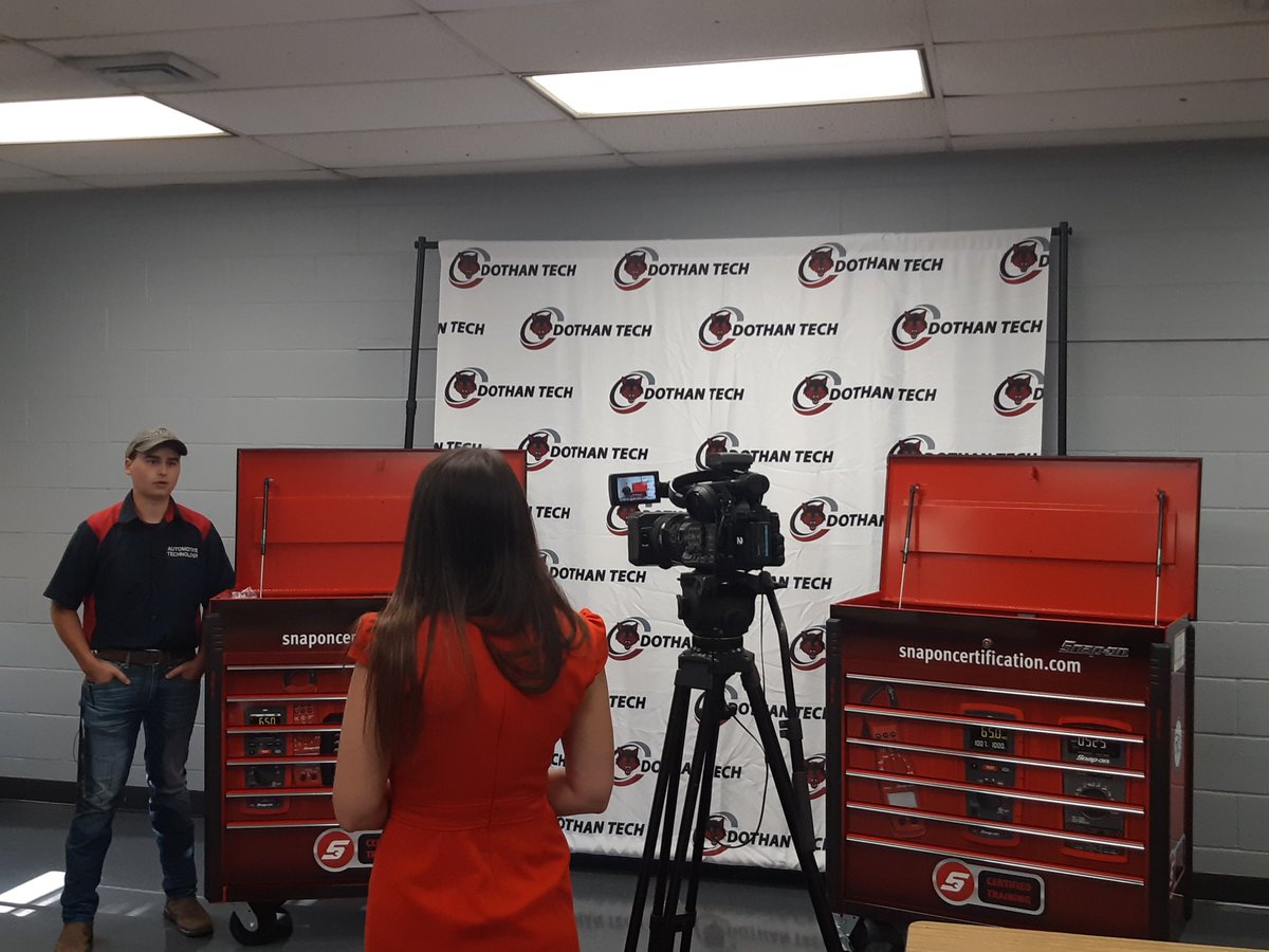 joejohnsonwcc's tweet photo. What a great day for our @wccdothan and @careertechDTC Dual Enrollment Automotive students. The @Snapon_Tools multimeter certification kits will allow our students the opportunity to train with same equipment they will use after graduation.#WFD
@WCCDualEnroll @ACCS_Education https://t.co/UbBa2V0y4X