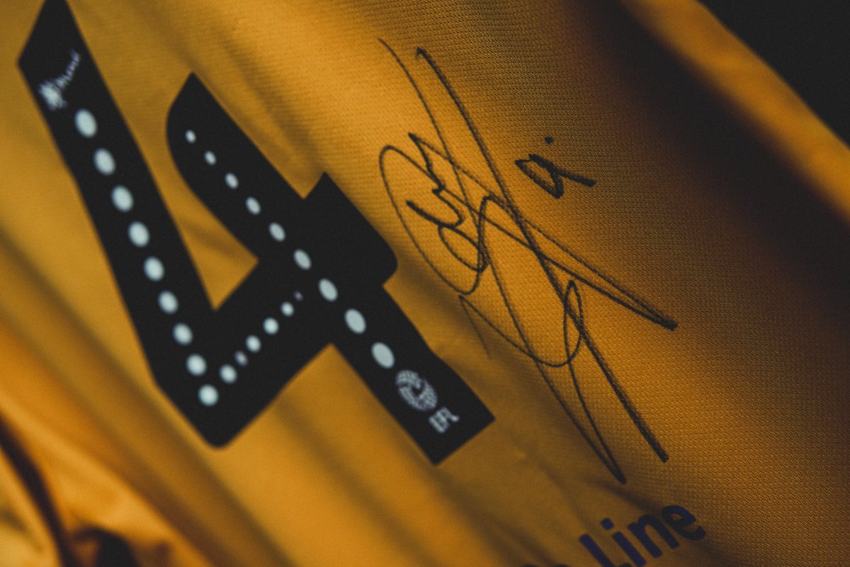 HullCity's tweet image. 🙌 We had this signed Jordy de Wijs shirt saved for our Easter Members' Event which was sadly cancelled - so instead we're giving it away on Twitter!

TO ENTER:
1⃣ - Retweet this tweet
2⃣ - Follow @HullCity 

Winner picked at 4pm tomorrow (Wednesday).

#hcafc | #theTigers