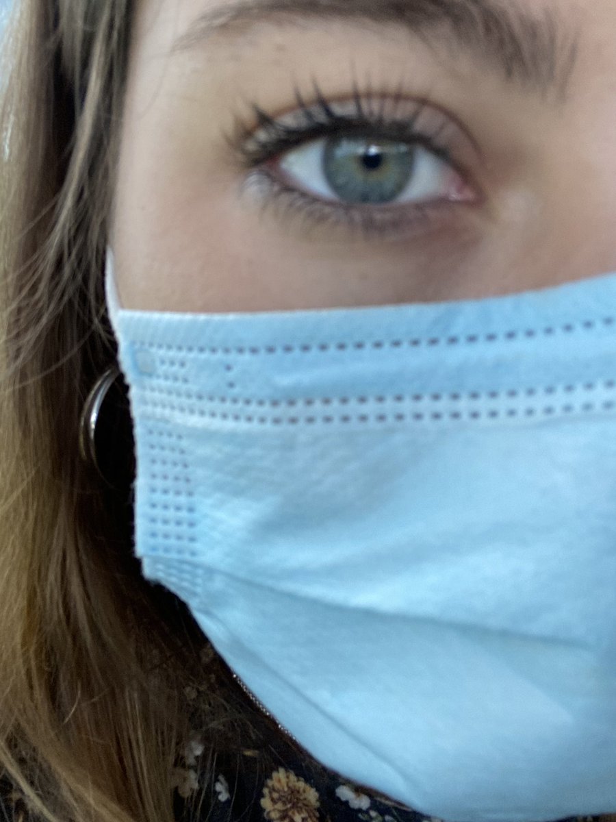 isissanchis_'s tweet photo. Hoy tengo los ojos multicolores https://t.co/qWNORzmw60