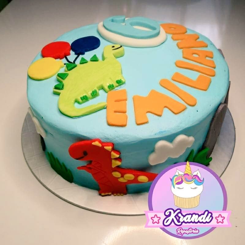 Colega Sensible pizarra Twitter 上的 Repostería Krandi："Pastel de dinosaurios - bizcocho sabor  vainilla, relleno de crema batida, enviando con 3 leches y decorado con  figuras de fondant 🦖🦕 https://t.co/d51gDozvB0" / Twitter