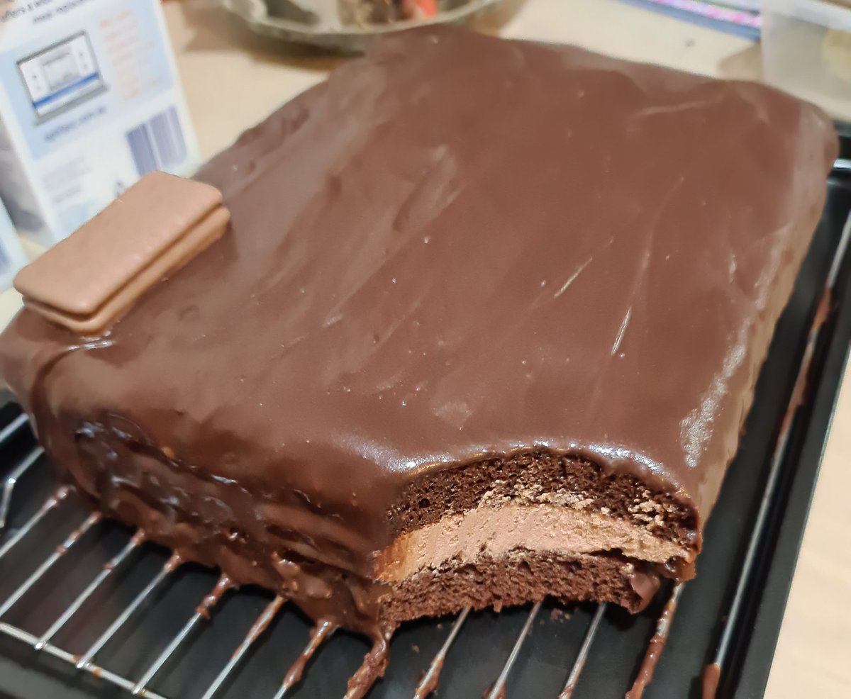 Mel_mitches's tweet photo. It's my birthday and I'm in isolation, so of course I'm going to make a giant Tim Tam cake 😀 #HappyBirthdayToMe #SoMuchCake https://t.co/bp7Mcfjgse