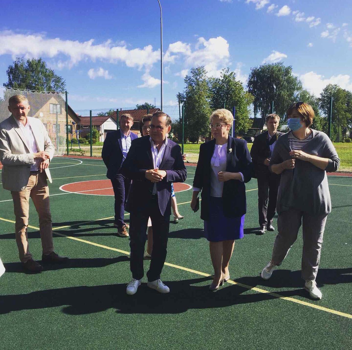 #ЕР37 18 августа председатель <a href="/Ivoblduma/">Ивоблдума</a> Марина Дмитриева посетила #Тейково.В рамках поездки совместно с главой города Светланой Семеновой, председателем гор.Думы Натальей Тягловой, зам.председателя гор.Думы Павлом Тихоновым осмотрела ход работ по установке спортивных площадок.