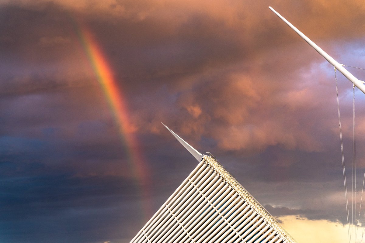 Rainbow x Milwaukee Art Museum. 😁