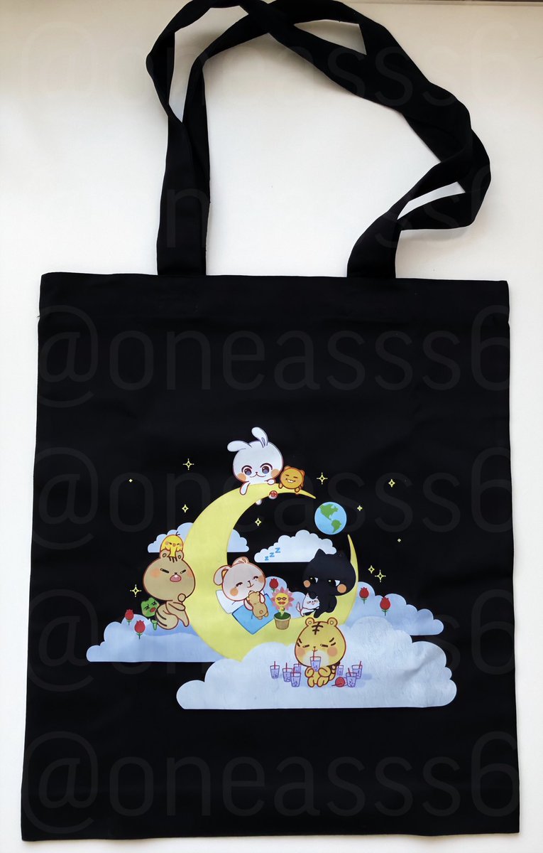 oneasss6's tweet photo. 🌏WORLDWIDE GIVEAWAY🌏

Let’s celebrate ONEUS comeback together!

All you have to do is retweet 🔁 and like❤️ this post!

🏆1st winner gets this amazing shopper bag with ONEUS’ characters 
🏆2nd winner gets new ONEUS’ album “LIVED”

🗓Ends September 11th! @official_ONEUS #ONEUS https://t.co/I9VUX6RO3p