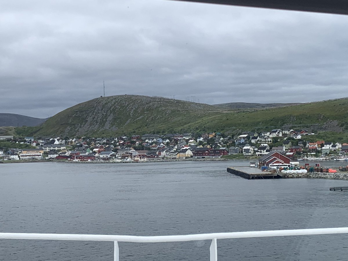 Olav90's tweet photo. Quiz: Hvor er dette? #hurtigruten #quiz https://t.co/85MRnABTCe