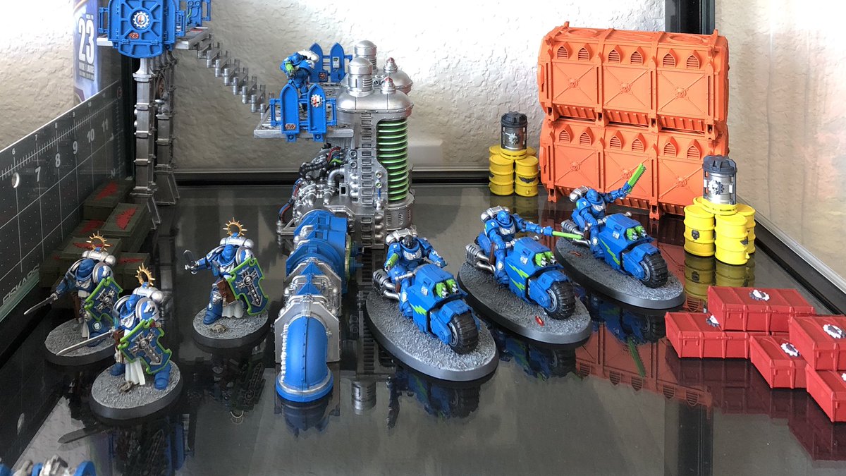 TheLilMek's tweet photo. Into the display cabinet they go! #StormDragons40k #WarhammerCommunity #Warmongers #Warwardens #oohnice https://t.co/00Qoc5zGko
