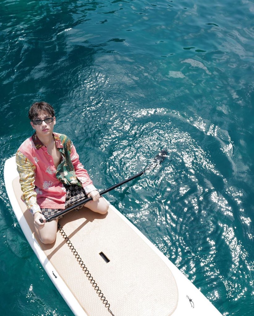 GunAtthaphanPPH's tweet photo. [IG Update] ¦ 081820

Surfer Gun? 💚😂

@AtthaphanP

#กันอรรถพันธ์น่ารักกว่าที่คิด
#GAPPHUpdates
#GAPPHStoryUpdates 
#GunAtthaphanPPH

---

#AtPBirthdayProject2020 #AStarForOurBrightestStarAtP is on the pinned tweet 💚 https://t.co/Ao5aIey3co