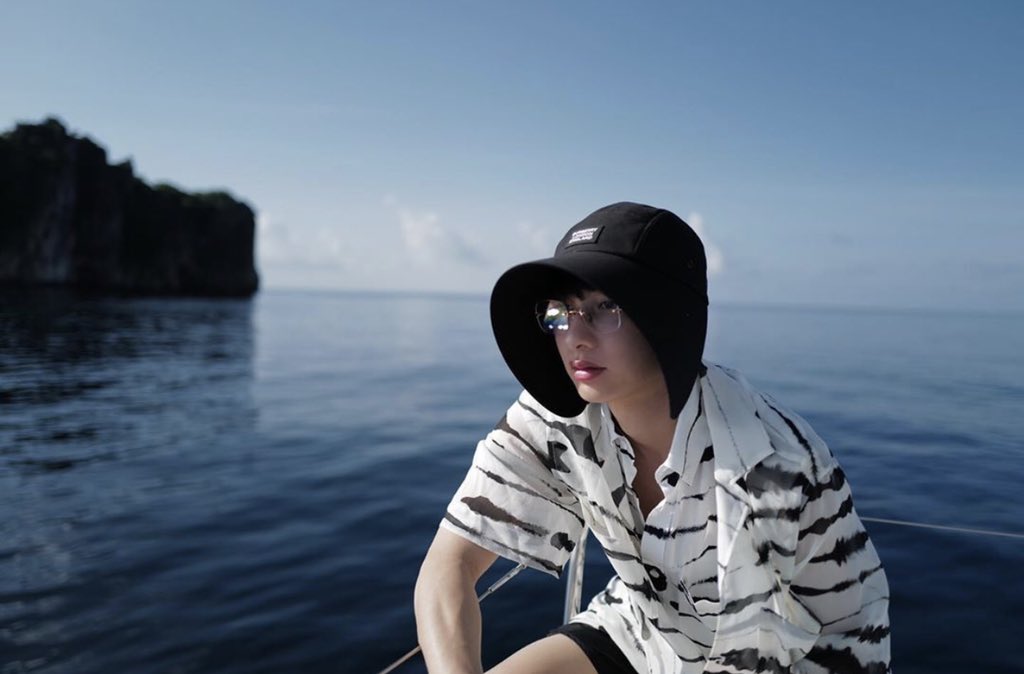 GunAtthaphanPPH's tweet photo. [IG Update] ¦ 081820

Ilang outfit ba kailangan mo, P'? 😂 Gwapo ka pa rin kahit anong style 🤧💚

@AtthaphanP

#กันอรรถพันธ์น่ารักกว่าที่คิด
#GAPPHUpdates
#GAPPHStoryUpdates 
#GunAtthaphanPPH

---

#AtPBirthdayProject2020 #AStarForOurBrightestStarAtP is on the pinned tweet 💚 https://t.co/Wvq05jB0x5