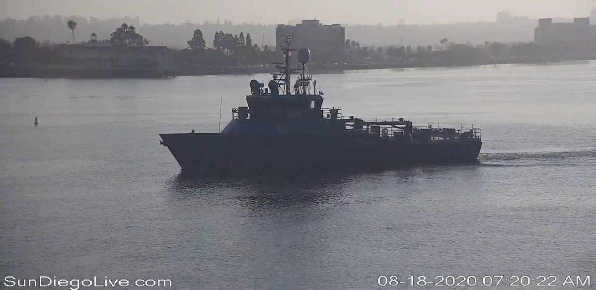 WarshipCam's tweet photo. U.S. Navy Range Support Craft (RSC) 3 in San Diego Harbor - August 18, 2020 #rsc3 https://t.co/ZhN35yxTtn
