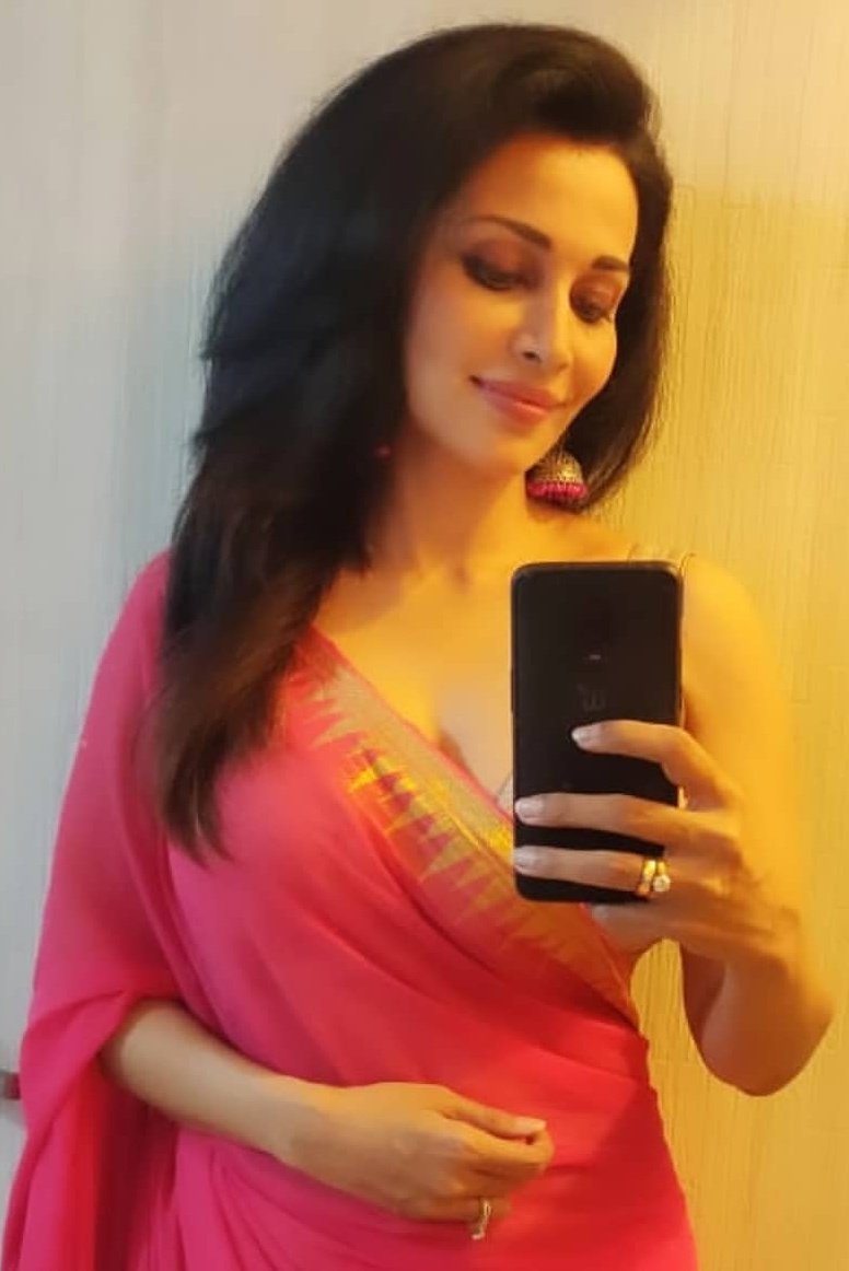 TheDudeFellow's tweet photo. Flora Saini 🍈🍈 https://t.co/5vNaka7VXC