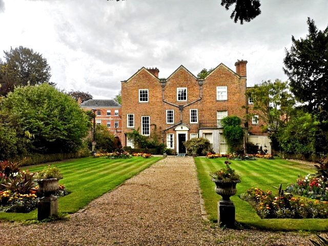 Leicester_News's tweet photo. The gardens at #Leicester's Belgrave Hall will be open tomorrow (Weds) for the first time since lockdown. Enjoy the formal gardens, the herbaceous borders, the Alpine lawn, the abundant sweet peas and the fragrant clerodendrum from 11am-4.30pm every Wednesday! Free entrance. https://t.co/TBOGSSOLbk