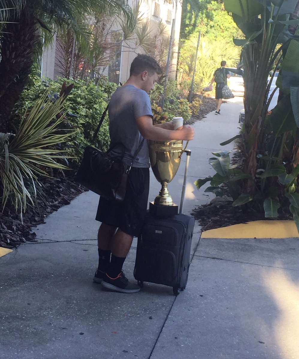 Χριστός tweet media