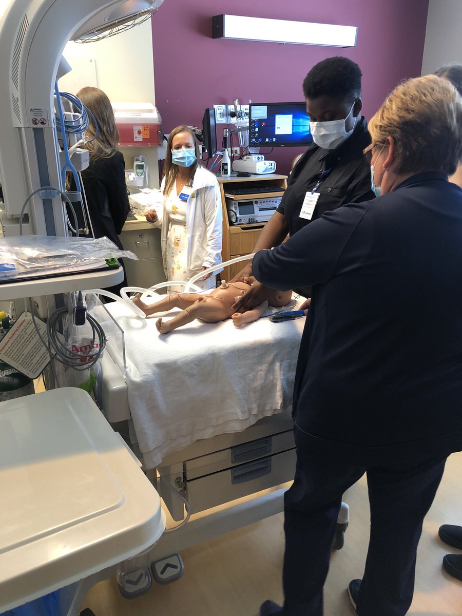 LakelandSIMLab's tweet photo. Teaching #NRP basics to our summer #interns with an #insitu #simulation 🩺 #simulationinhealthcare #simulationmatters #simulation https://t.co/4HCGUIzNvp