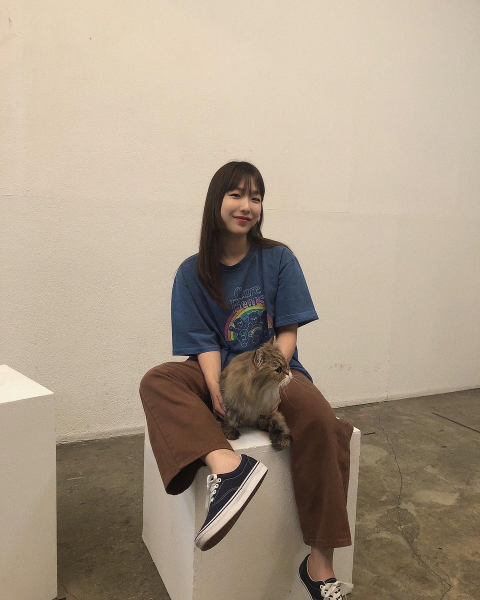 uumunn's tweet photo. будь счастлива💕 хоть я и не знаю о тебе столько, сколько хотелось бы, я всё равно люблю тебя, твоя музыка, твой голос - это услада для ушей, желаю счастья моей сырной принцессе❤!! хихи
#치즈 #달총 #CHEEZE #Dalchong #생일축하합니다 @CHEEZEofficial https://t.co/1IkbdlXaaS