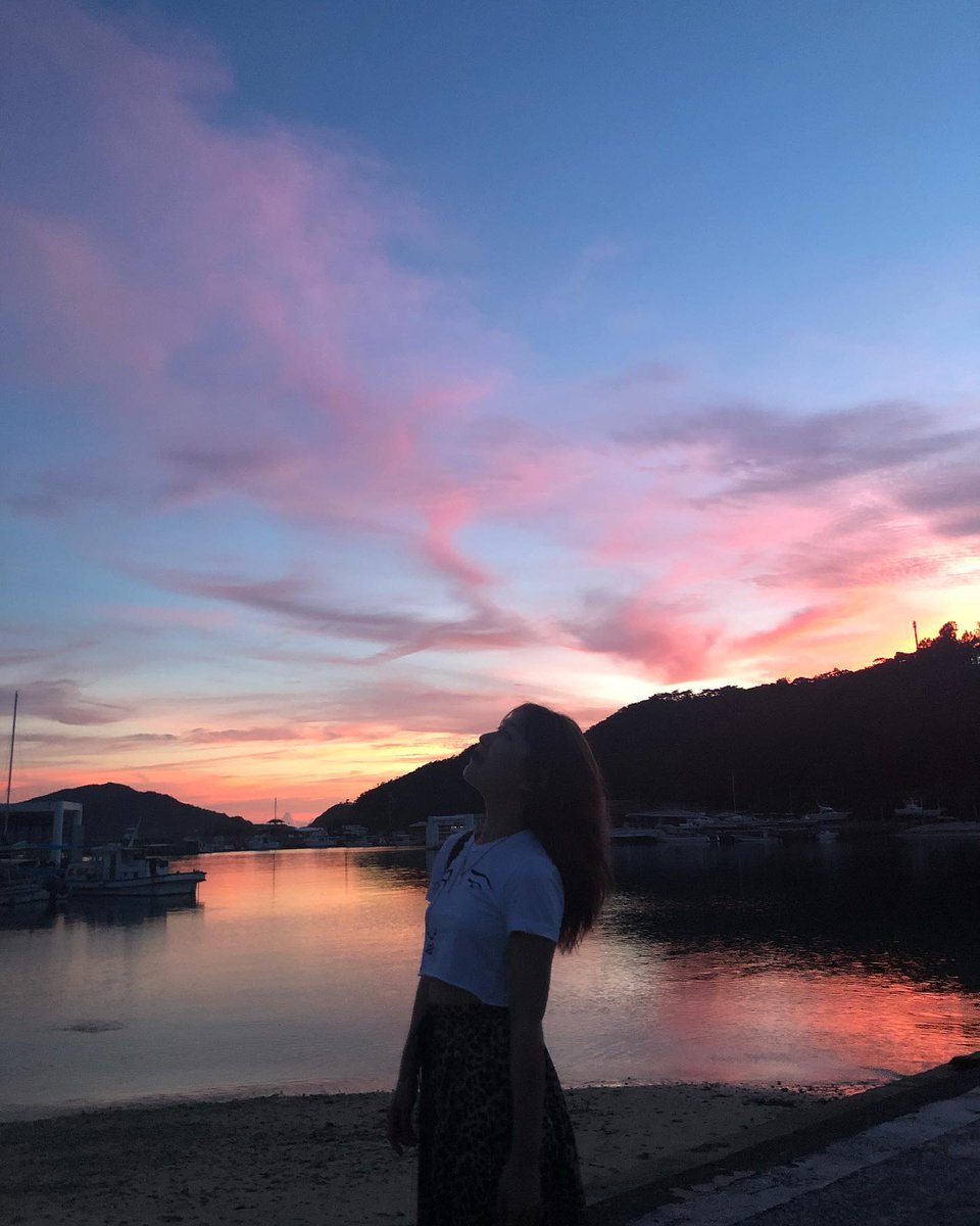 uumunn's tweet photo. будь счастлива💕 хоть я и не знаю о тебе столько, сколько хотелось бы, я всё равно люблю тебя, твоя музыка, твой голос - это услада для ушей, желаю счастья моей сырной принцессе❤!! хихи
#치즈 #달총 #CHEEZE #Dalchong #생일축하합니다 @CHEEZEofficial https://t.co/1IkbdlXaaS