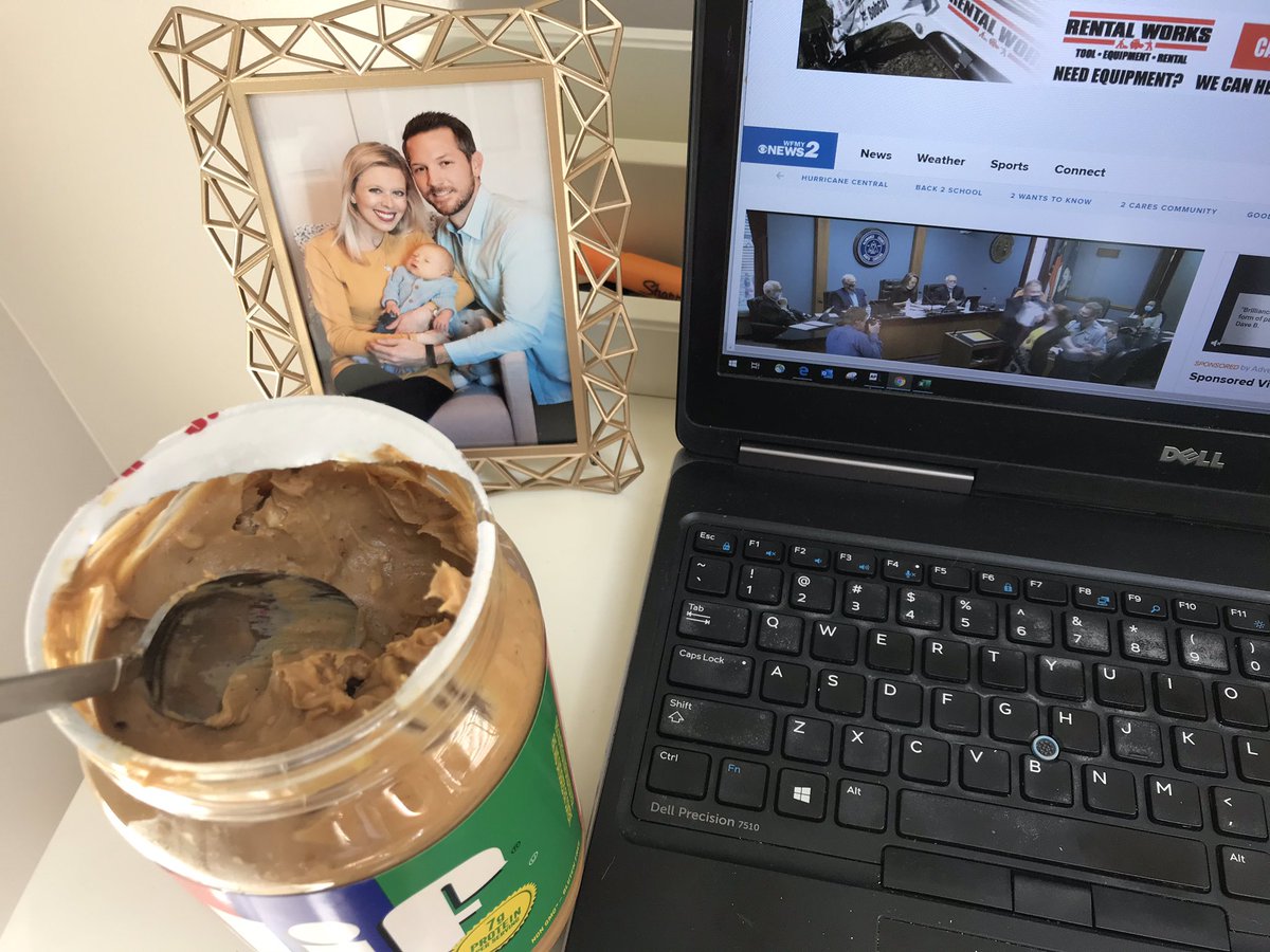 MeghannMollerus's tweet photo. Today’s #workfromhome snack: 
pb #extracrunchy for deliciousness and a protein boost. See you on @WFMY at Noon momentarily. https://t.co/MuPvJ3CHhl
