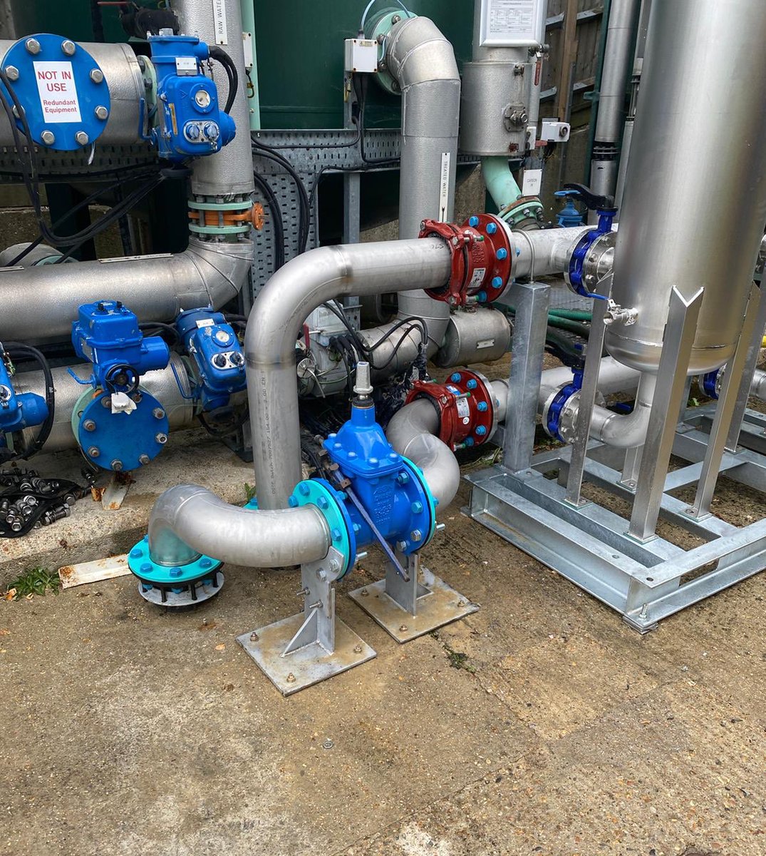 Terraflow_'s tweet photo. Another great job by the Terraflow team 👍🏻
✓ Fabricated DN150 316L stainless steel purged pipe
✓ Flange adaptor fitted
✓ Amazon filter installed
✓ Valves installed
Valve stands also designed and fabricated in house.
#keepingthenetworkflowing 💦 #Terraflow #Fabrication https://t.co/1rCFTI9FNQ