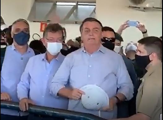 FebracOficial's tweet photo. A convite do ex-presidente da Febrac e atual deputado Federal Laércio Oliveira, o presidente da República, Jair Bolsonaro, esteve em Sergipe no dia 17 de agosto para a primeira visita oficial no Estado.
#Febrac #LaercioOliveira #LeidoGas #economia #pauloGuedes #JairBolsonaro https://t.co/VecdIH2Jwu