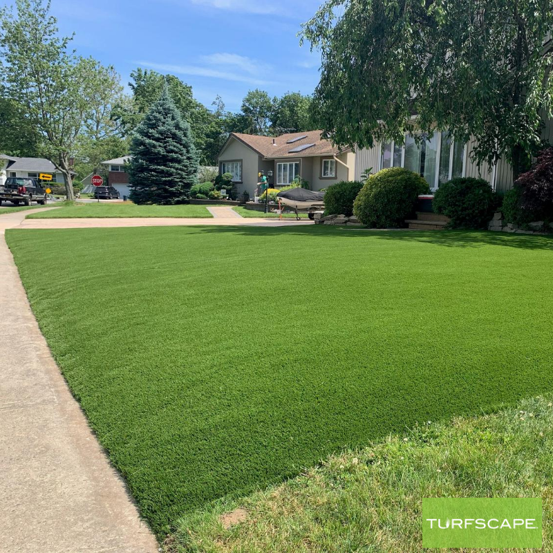 actglobalturf's tweet photo. For this week's #TurfscapeTuesday we're shouting out our partner @greenr_world! They've completed this beautiful residential installation of our Natural Estate. Say goodbye to time-consuming maintenance and hello to endless summer fun with Turfscape. #ActGlobal #GreenrWorld https://t.co/NQc1gi5eF8