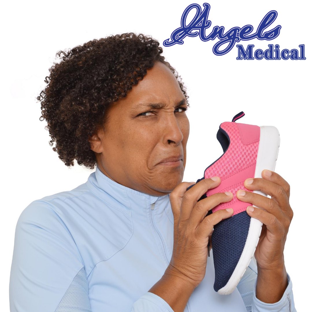 Angels_Medical1's tweet photo. #TriviaTuesday

What is Bromodosis? 
A. Food Poisoning
B. A Headache
C. Stinky Feet
D. A Hot New Diet

¿Qué es la bromodosis?
A. Intoxicación alimentaria
B. Un dolor de cabeza
C. pies apestosos
D. Una nueva dieta caliente

Yup, the picture gives it away! https://t.co/4ibrtX369u