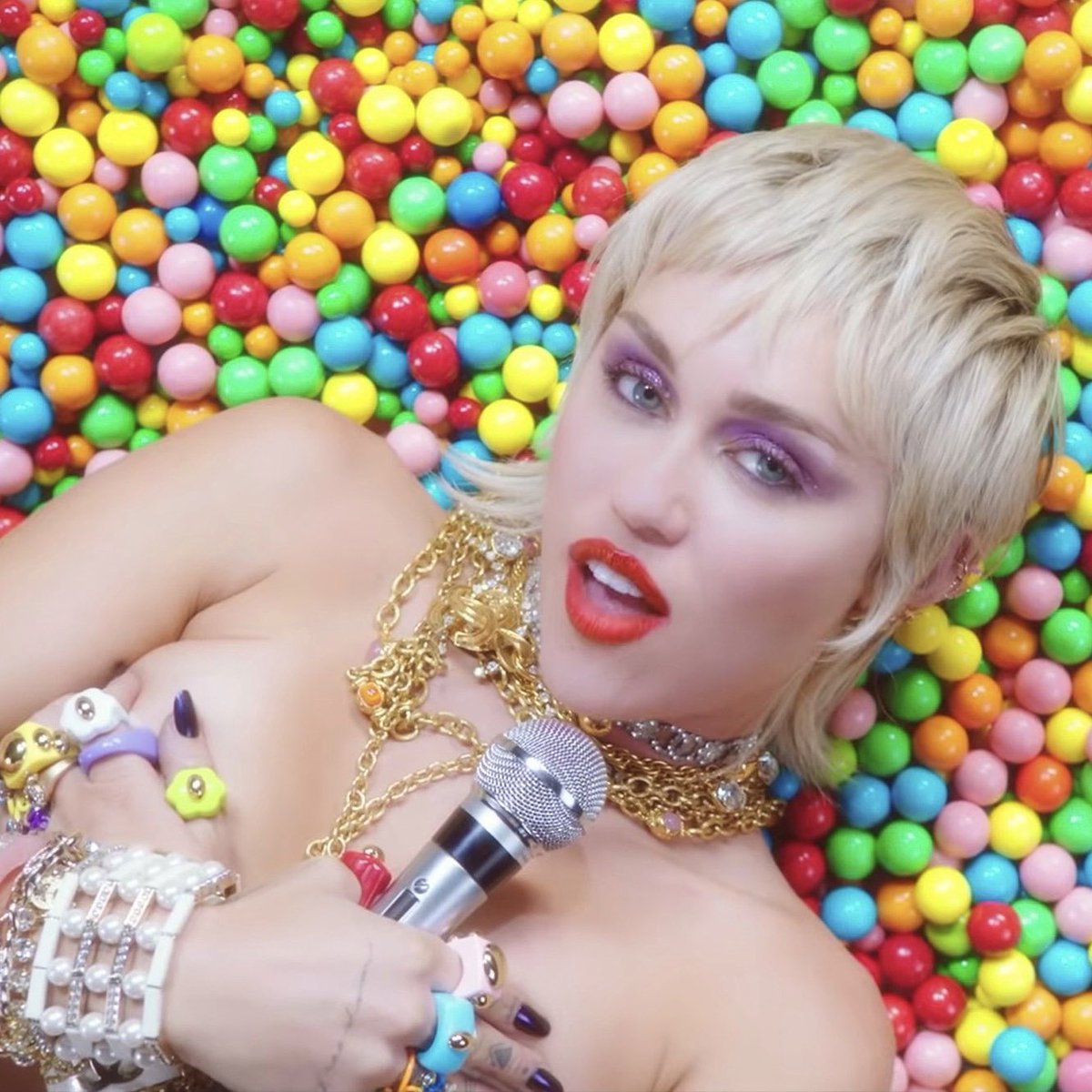 Sony Music Russia tweet media