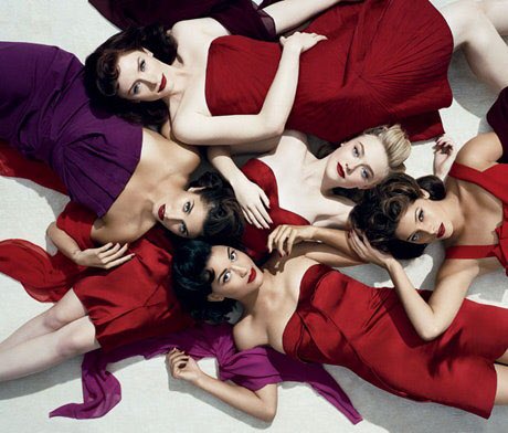 AliceCWhitlock's tweet photo. Celebrating the Women of #Twilight 🍎 https://t.co/bXzK2PnTzh