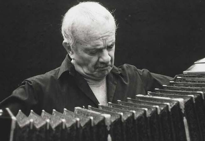 They started playing this deep melancholic instrumental (Milonga De Angel) - my jaw just dropped & I was mesmerised. I couldn’t take my eyes off the TV - the world just stopped - the only thing that existed was this music!That old guy was the Maestro - Señor Astor Piazzolla.