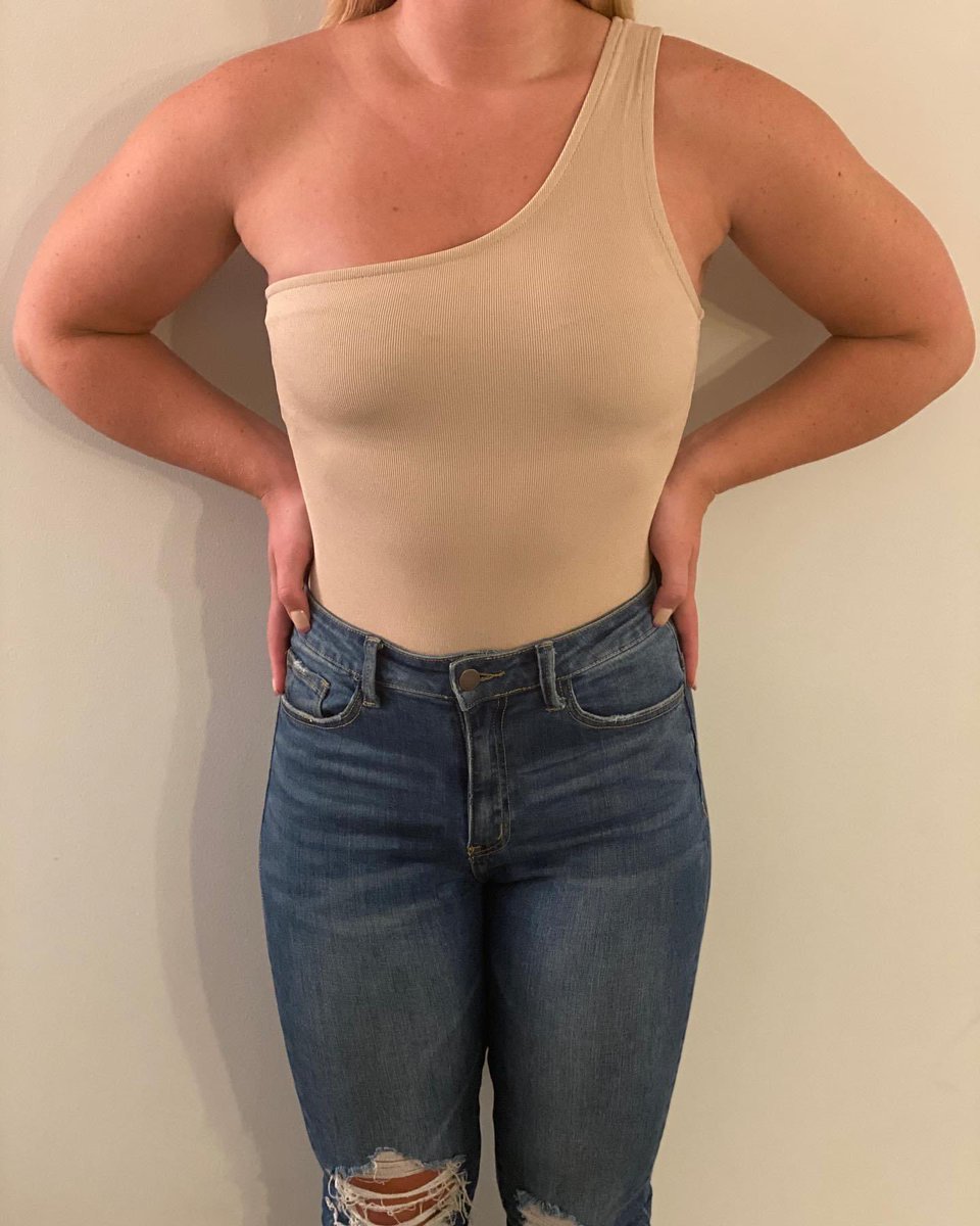 shopsheisshe's tweet photo. ✨NEW ARRIVALS✨ Check out our 2 latest bodysuits 🤩😍 You can shop our Beige One Shoulder bodysuit & Short Sleeve bodysuit NOW on our site!!!
#bodysuit #bodysuitstyle #fashion #onlineboutique #womensonlineboutique #lexingtonboutique #kentuckyboutique #oneshouldertop https://t.co/VHP6GkQBJp