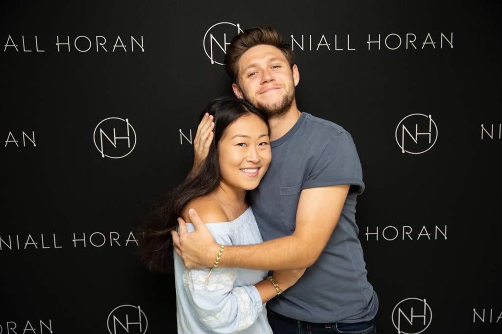 literally everyone who‘s ever met him has said that their experience meeting him was great because he treated them so kindly and that he‘s so humble and that they enjoyed being around him so much because he made them feel safe and comfortable