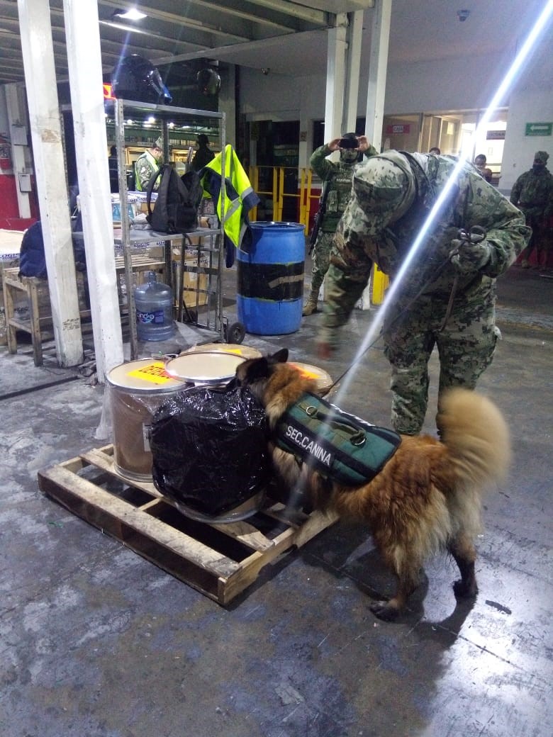 SATMX's tweet photo. #ComunicadoSAT

Aduanas, Secretaría de Marina y la Guardia Nacional 
decomisaron 113 kilogramos de fentanilo en el AICM. https://t.co/ZOoMYmV1kF