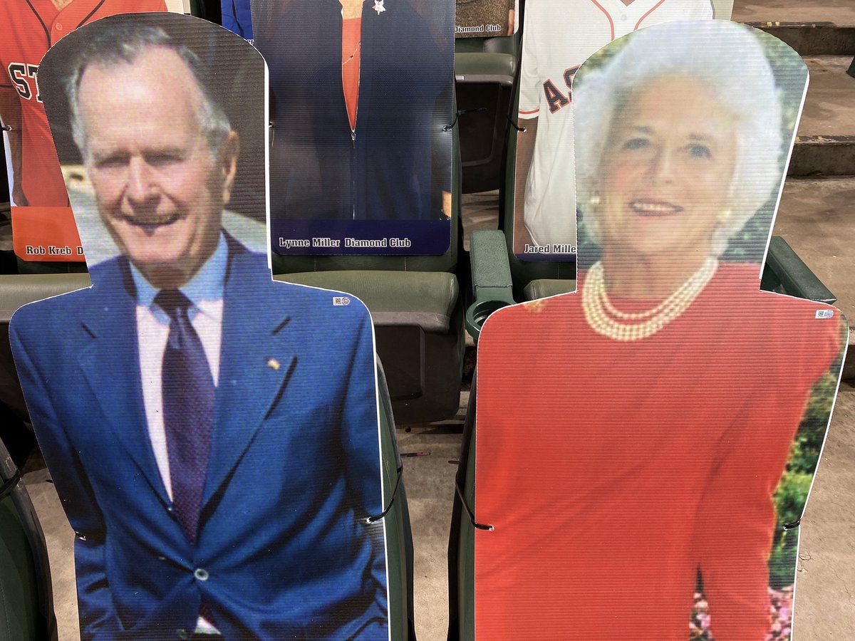 𝙷𝚘𝚞𝚜𝚝𝚘𝚗: Honoring late President George H. W. Bush and First Lady Barbara Bush