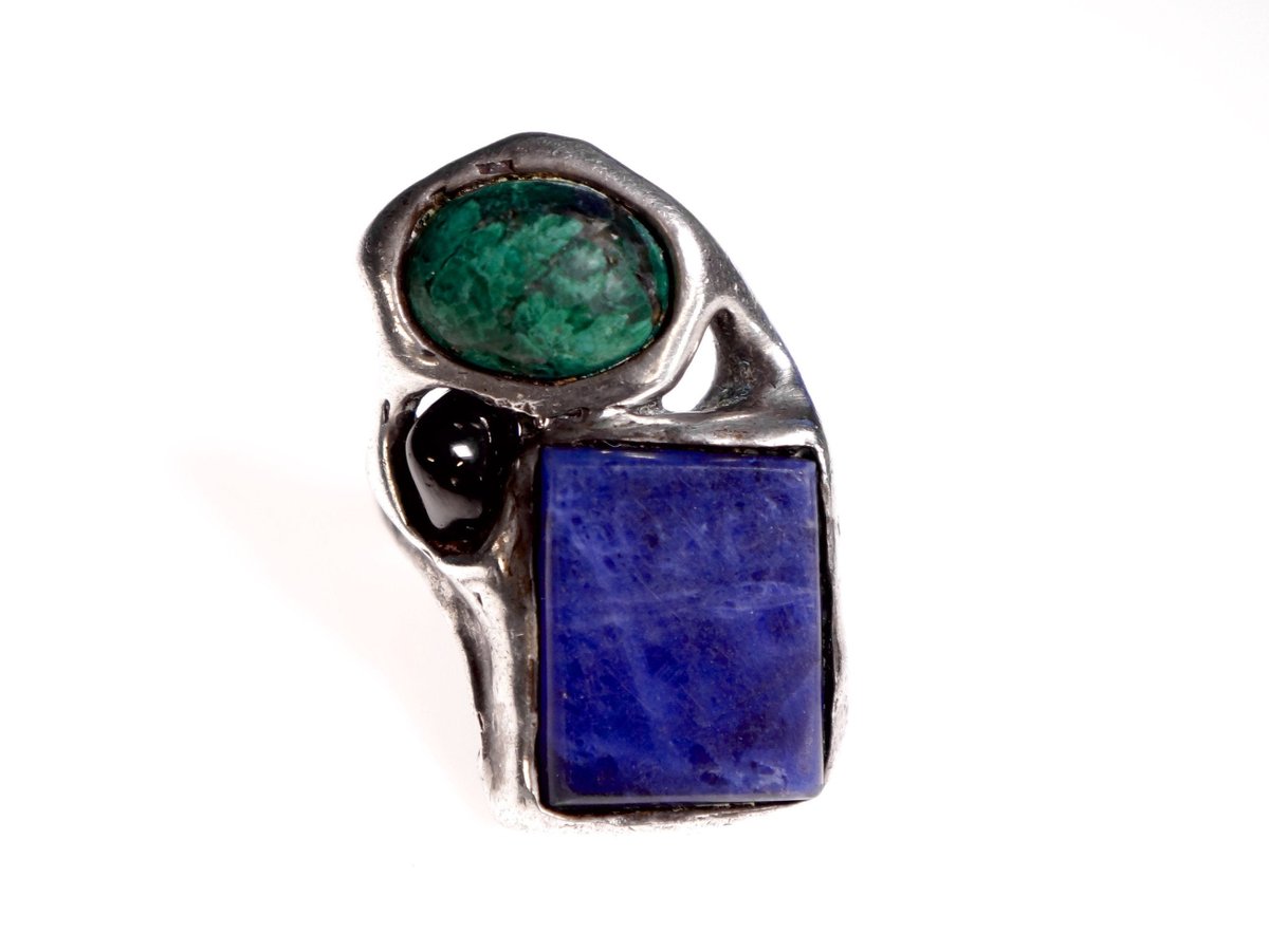 FarRiderWest's tweet photo. Far Rider West my #etsy shop: Vintage Handmade Silver Multi Stone Ring size 7 3/4 $50 https://t.co/9NO7dYhwMr #garnet #gothicjewelry #vintagering #multistonering #oneofakind #lapisring #turquoisering #vintagejewelry #gemstonering #handmadejewelry https://t.co/TUQUHvgjGA