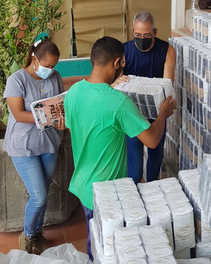 #Barcelona || Organizando el despacho de harina de trigo de calidad y a precio solidario a distintos sectores del municipio Simón Bolívar, garantizando la Seguridad Alimentaria y la Cuarentena Social como lo indica el Pdte. Nicolás Maduro. #PuebloProtegidoYRecuperado