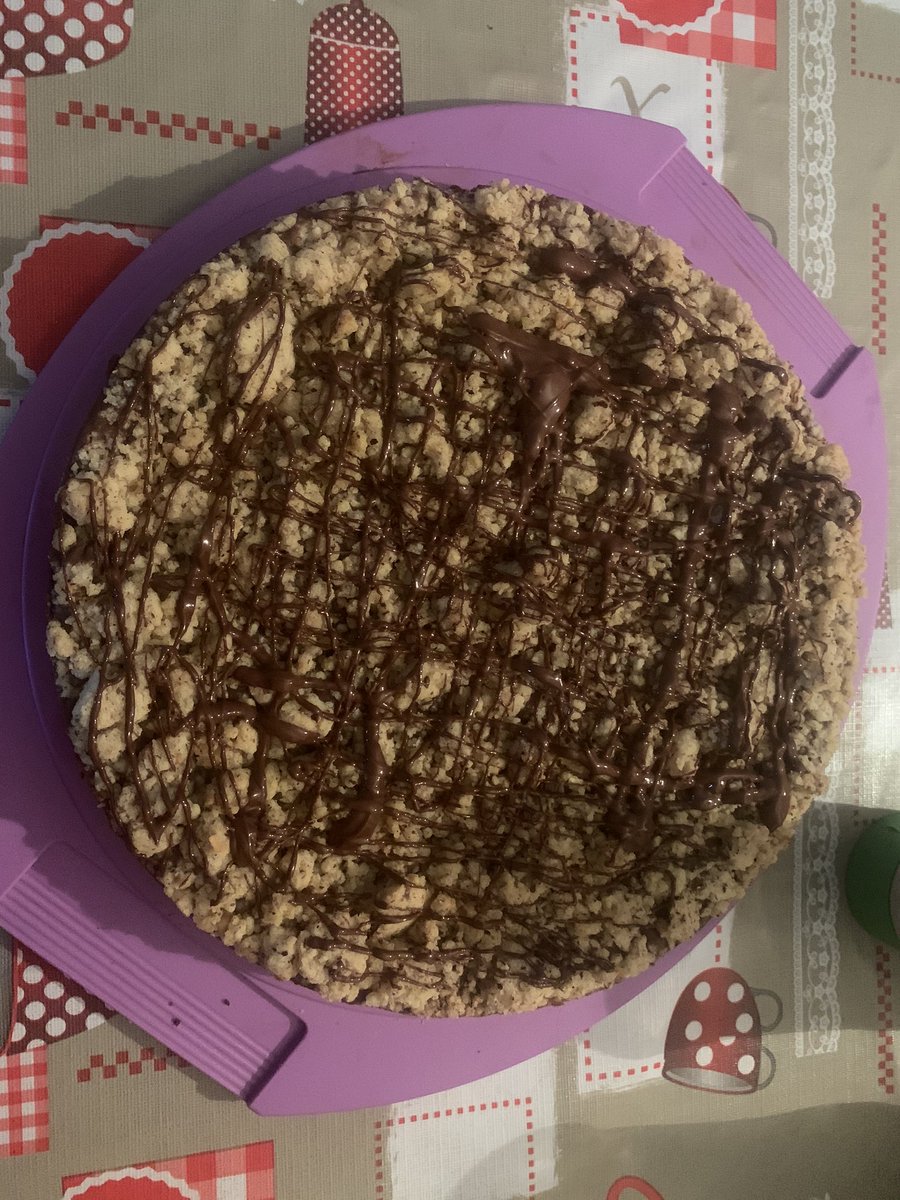 ReplaYy97's tweet photo. @NoahUphoff natürlich musste es Mal Wieder anders aussehen, kannst du mir mal sagen wo man auf dem Bild die Nuss Streusel sieht? 😔 den Abschnitt Gibt’s erst morgen 😊 https://t.co/MYZtwiIyNW