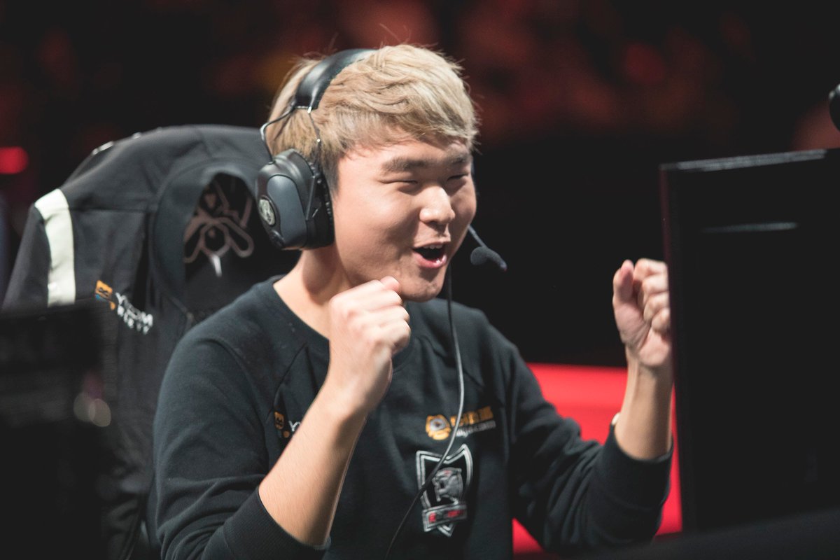 NoFe: "Out of all the many different ideas, we at one point considered Vel'Koz. Eventually, we briefly tried out Miss Fortune ADC. GorillA suggested this one, claiming that she was quite adept at getting rid of plants. Right on, so we tried out Miss Fortune ADC and Ashe support."