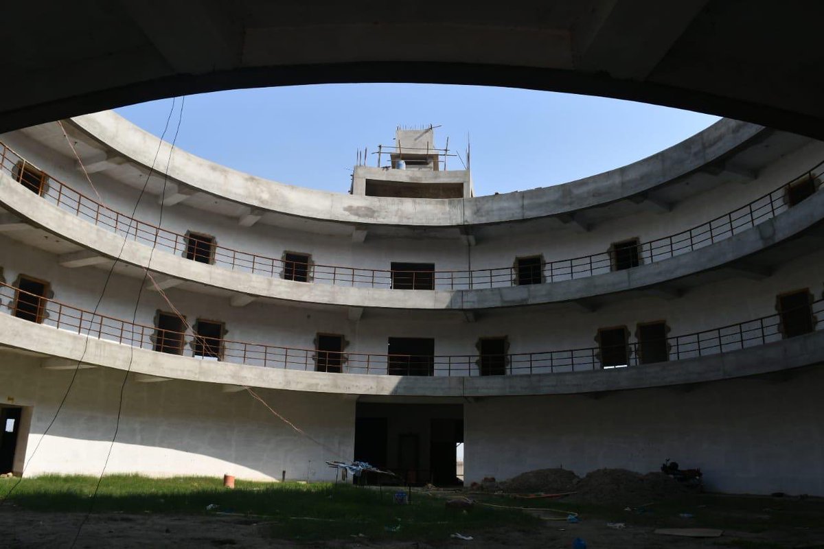 awais_shah01's tweet photo. Sports Complex #Sukkur
Project Of 2 Billions
Construction is in progress will be completing in June 2021
#PPPForDevelopment #OurPPPOurDevelopments #KhidmatMaySabSayAgay @BBhuttoZardari @MuradAliShahPPP https://t.co/qgCUwXGzQl