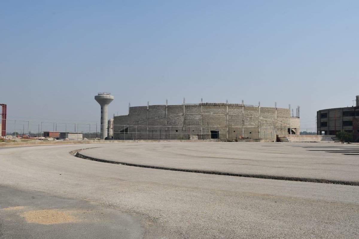 awais_shah01's tweet photo. Sports Complex #Sukkur
Project Of 2 Billions
Construction is in progress will be completing in June 2021
#PPPForDevelopment #OurPPPOurDevelopments #KhidmatMaySabSayAgay @BBhuttoZardari @MuradAliShahPPP https://t.co/qgCUwXGzQl