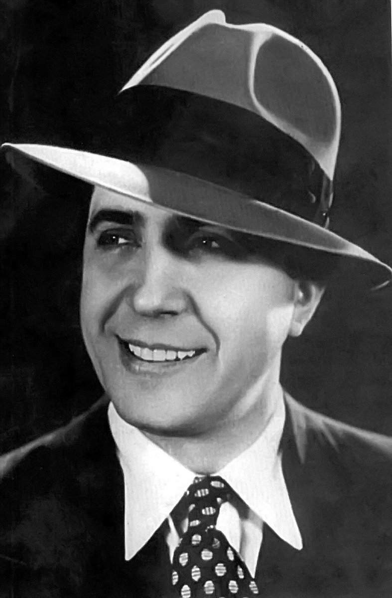 Sometimes P was even dressing like a Tango Don around this time. In pinstriped suits & hats just like the Tango guys Carlos Gardel & Gotan Project.P might have been channeling some of the Tango vibes with this dress code & this track or maybe it was just coincidental.