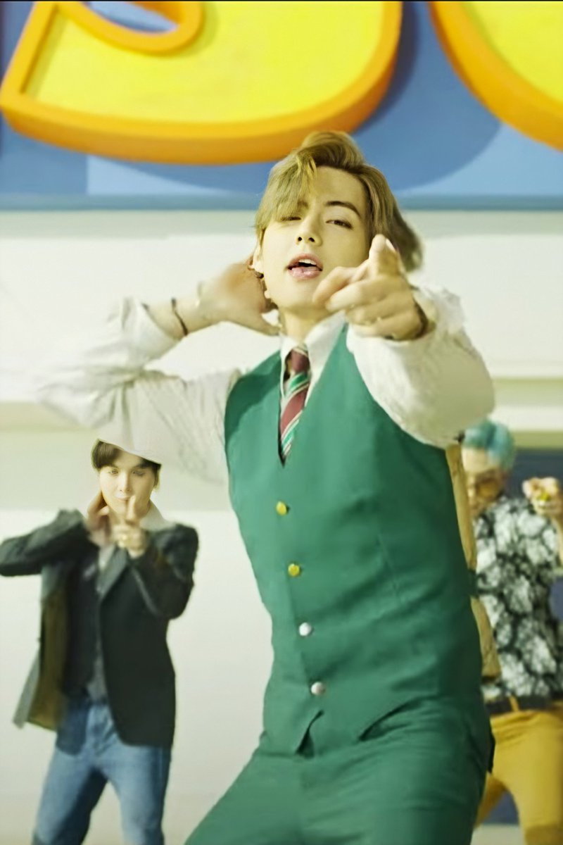 TaekookSyna's tweet photo. Why do men bother when the whole Kim Taehyung exists?!

#DynamiteVideoTeaser https://t.co/JLoReSx0CD