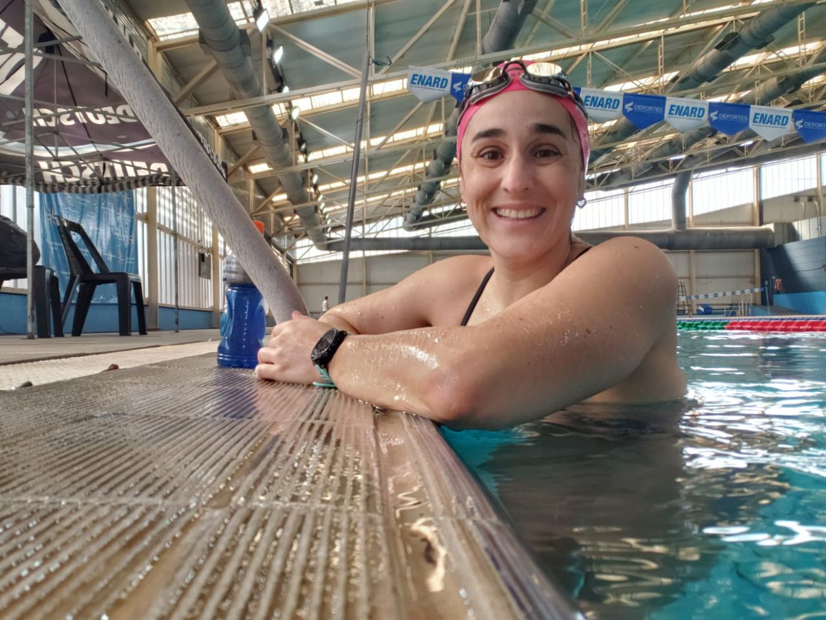#Natación Pilar Geijo: "Volver a los entrenamientos en el CeNARD fue emocionante"

La pentacampeona de aguas abiertas y su entusiasmo por volver a la pileta tras cinco meses de inactividad, algo inédito en su larga trayectoria.

Lee más: bit.ly/349GABo